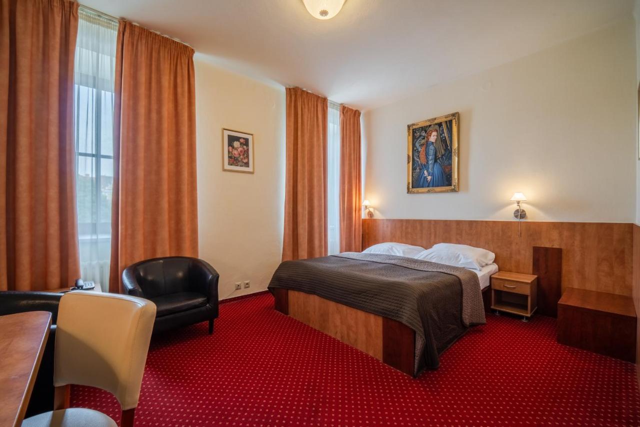 Hotel Grand Uherske Hradiste Luaran gambar