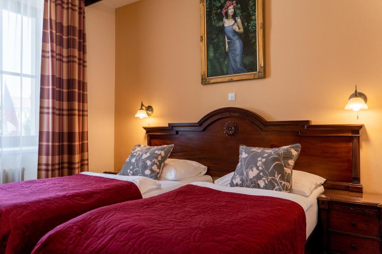 Hotel Grand Uherske Hradiste Luaran gambar