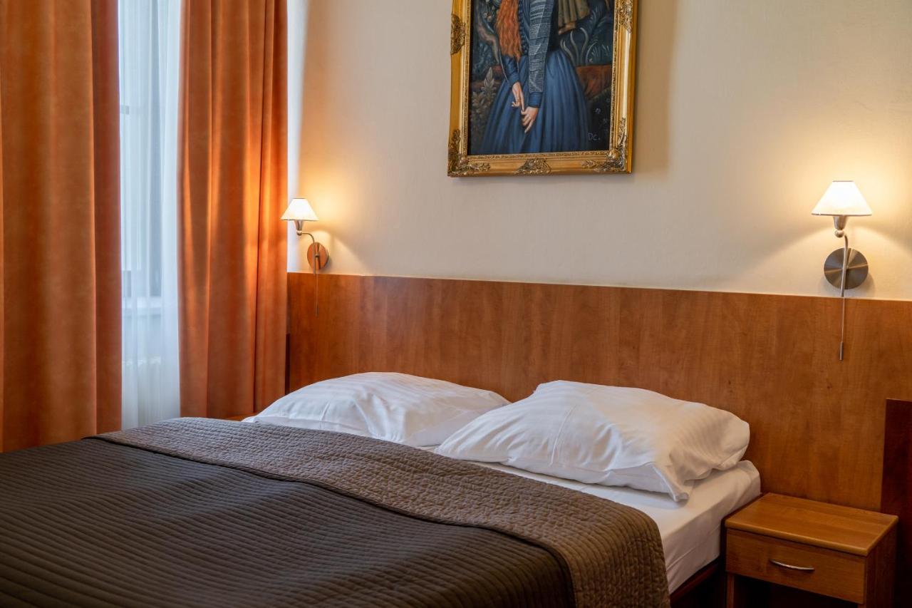 Hotel Grand Uherske Hradiste Luaran gambar
