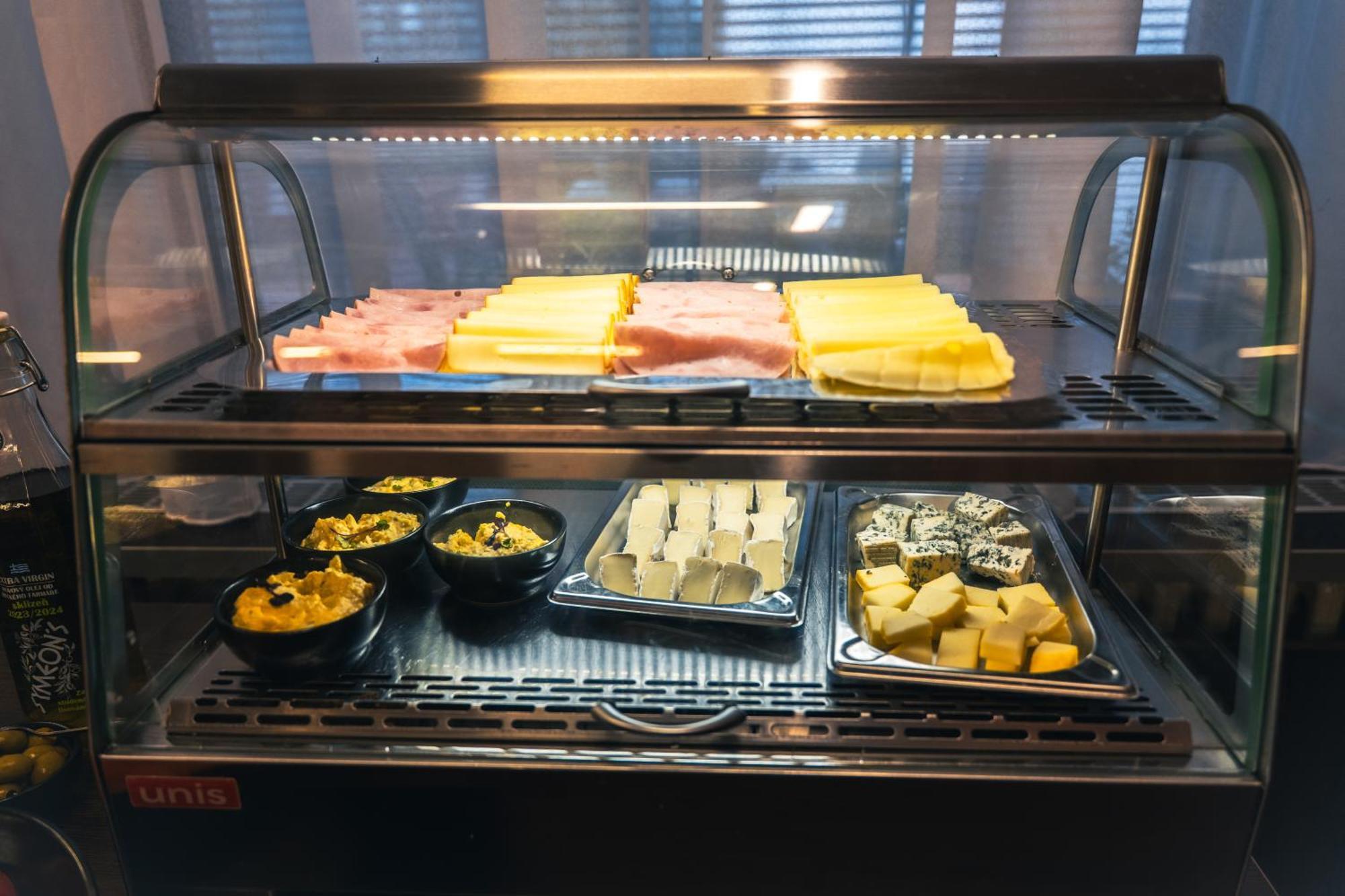 Hotel Grand Uherske Hradiste Luaran gambar