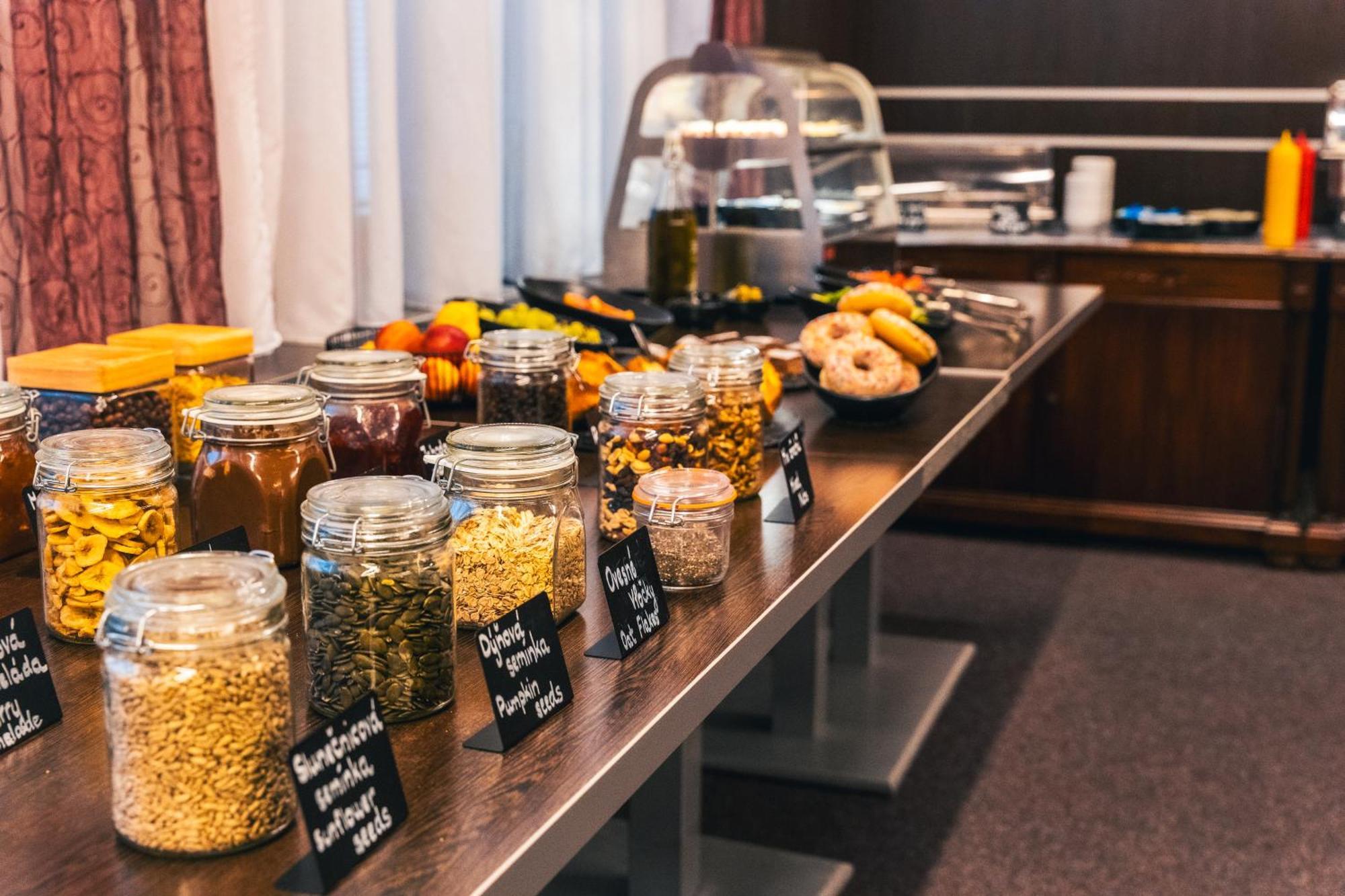 Hotel Grand Uherske Hradiste Luaran gambar