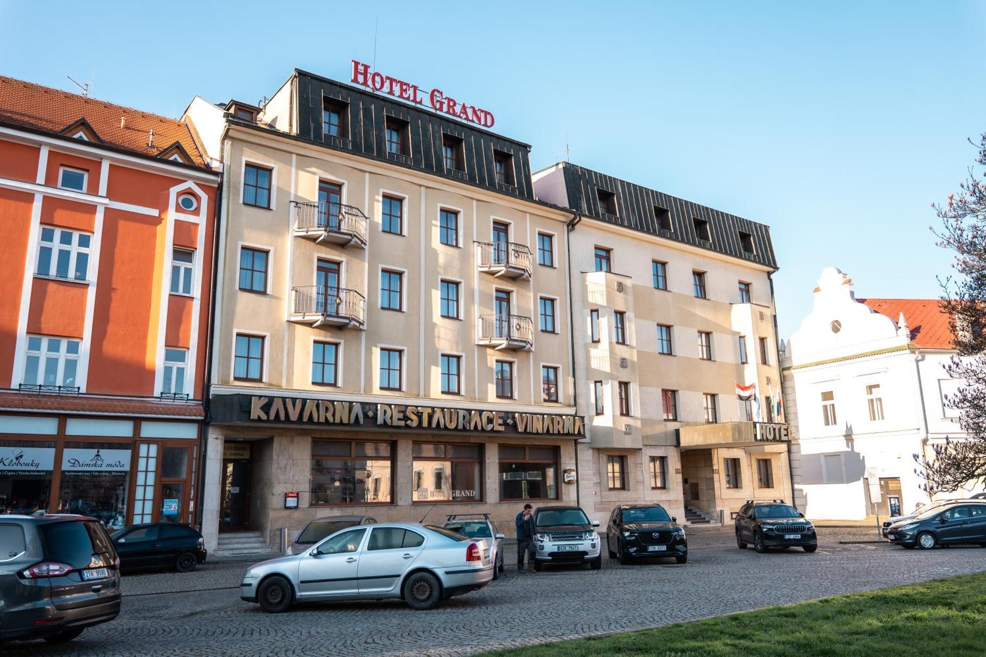 Hotel Grand Uherske Hradiste Luaran gambar