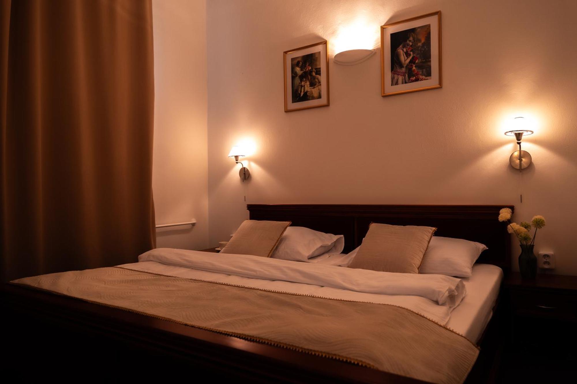 Hotel Grand Uherske Hradiste Luaran gambar