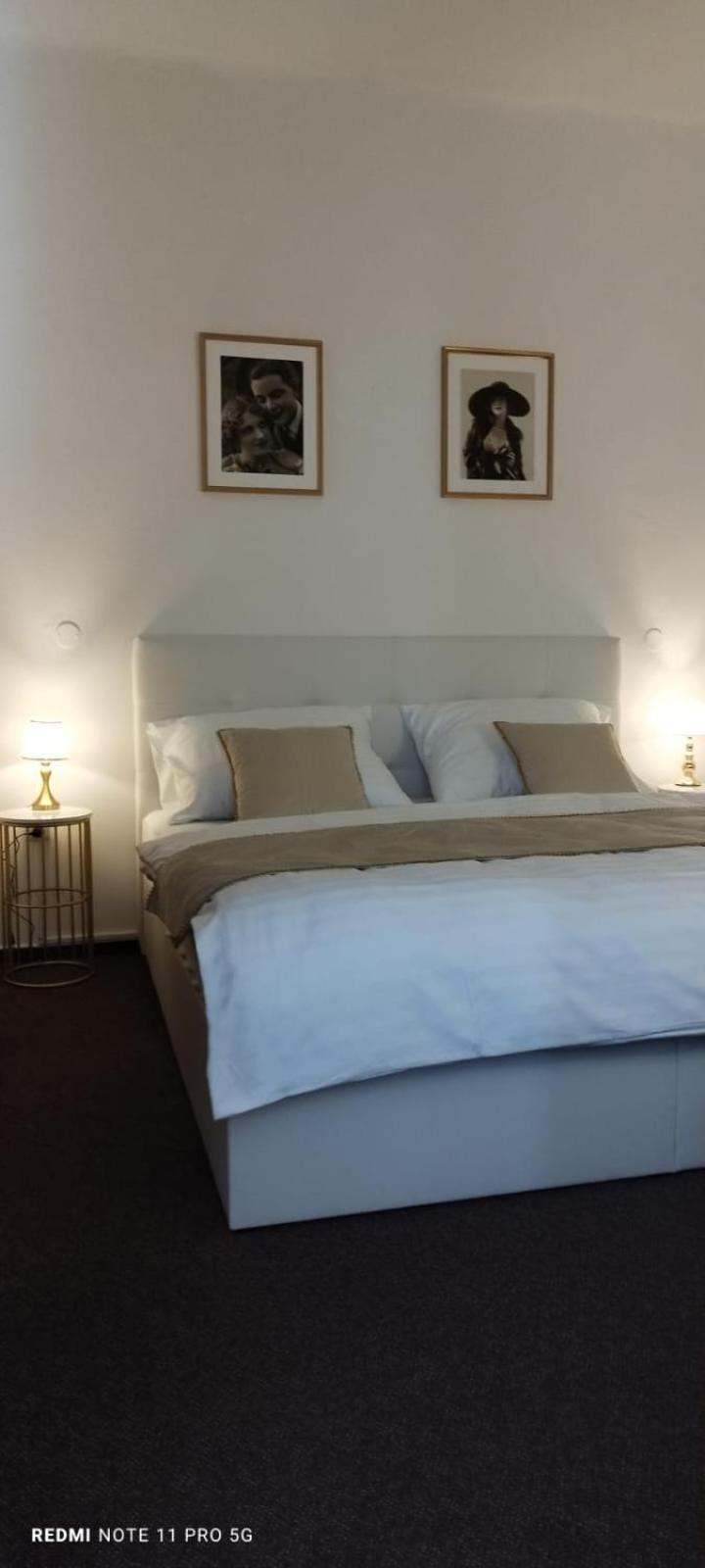 Hotel Grand Uherske Hradiste Luaran gambar