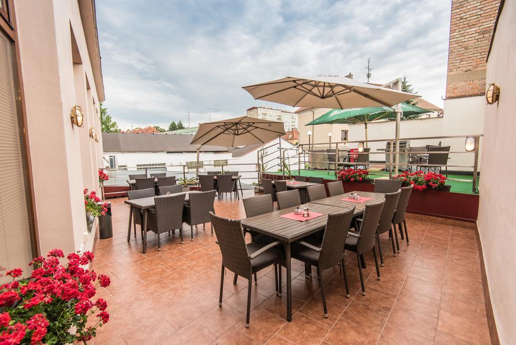 Hotel Grand Uherske Hradiste Luaran gambar
