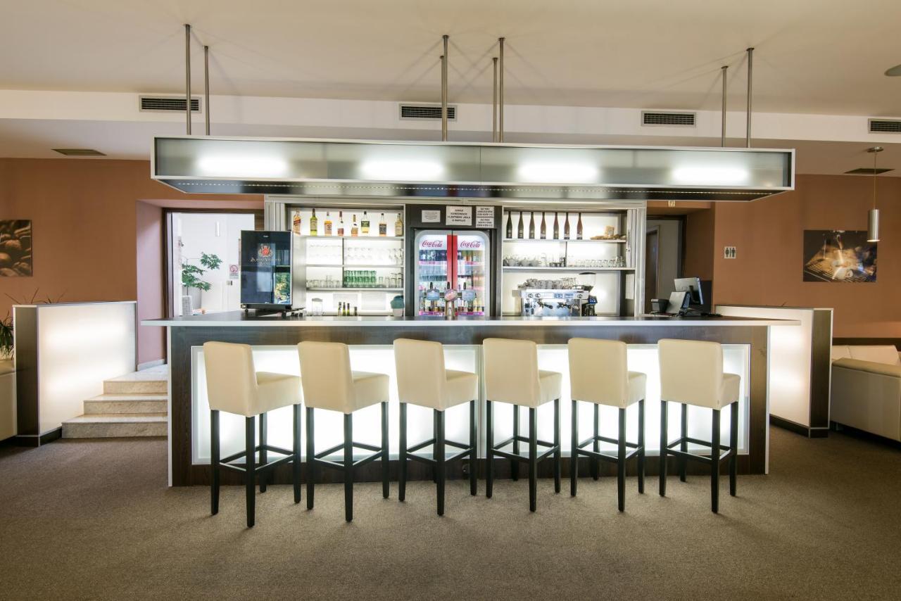 Hotel Grand Uherske Hradiste Luaran gambar